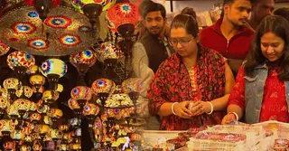 দর্শনার্থীদের ঢলে উৎসবমুখর আন্তর্জাতিক বাণিজ্য মেলা